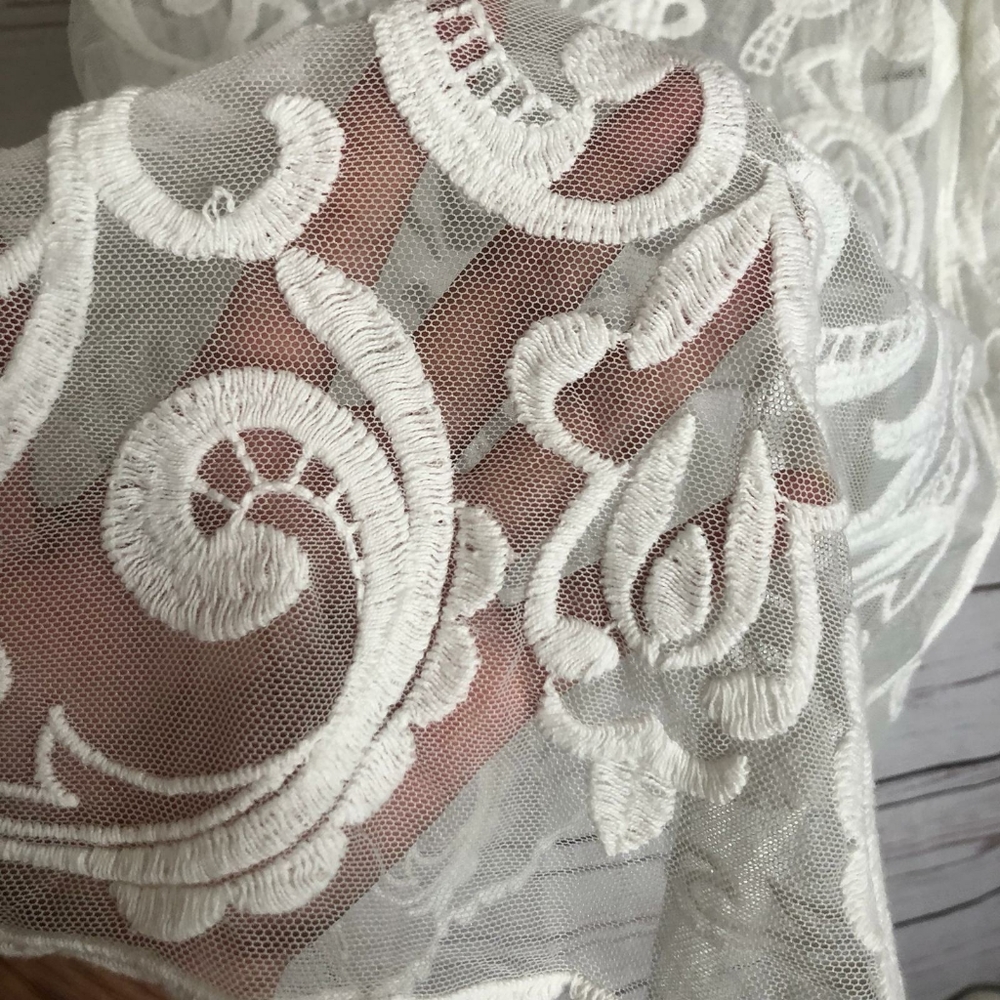 Express Lace Tank - Picture 2 of 4